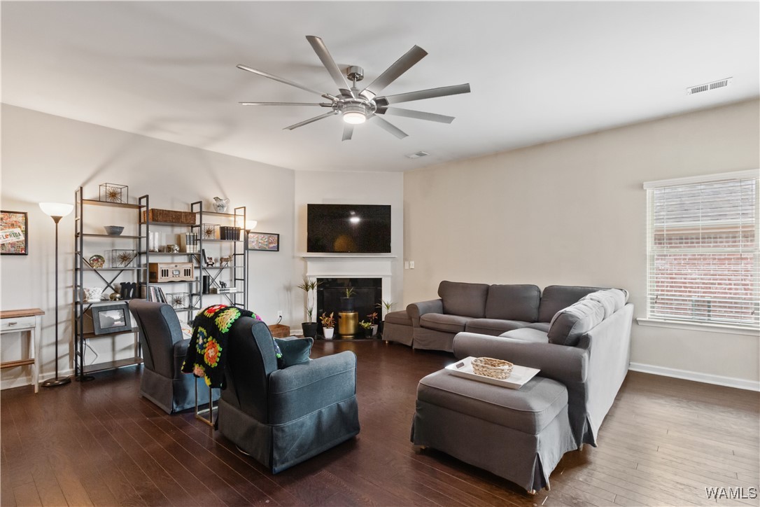 2746 Lily Circle