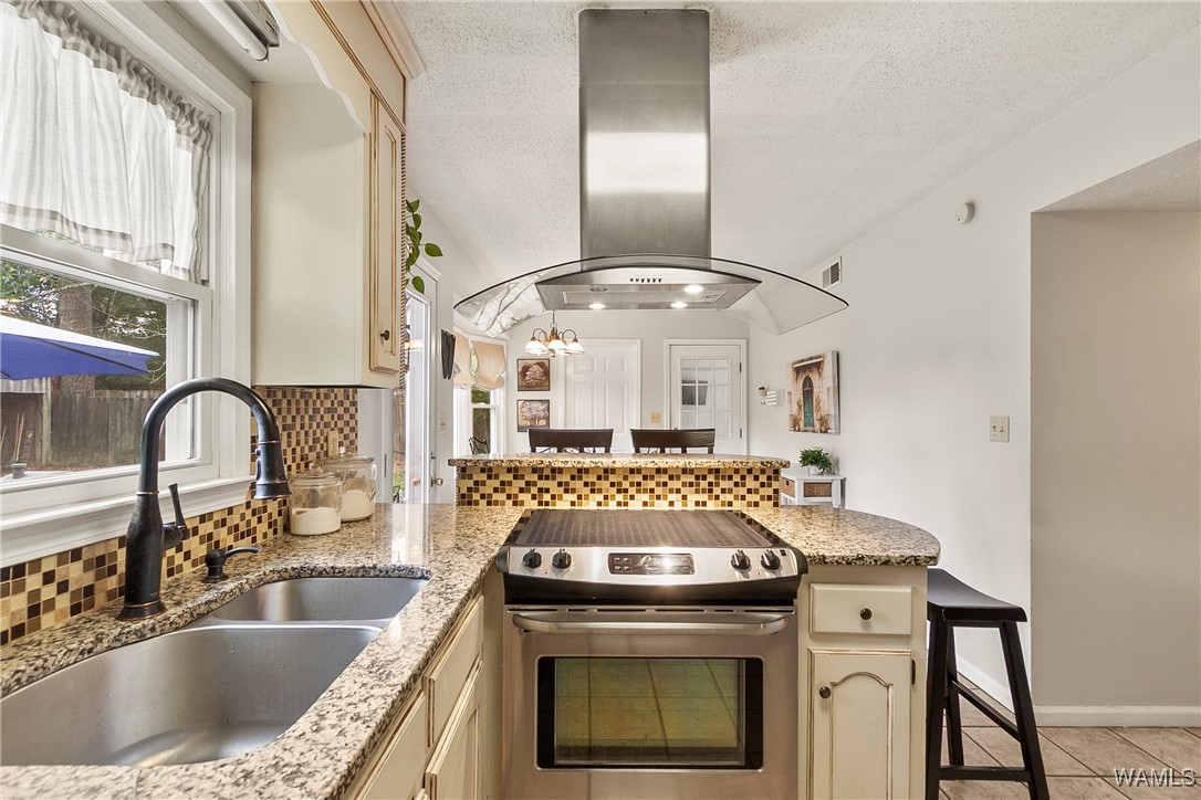 3411 Woodland Road