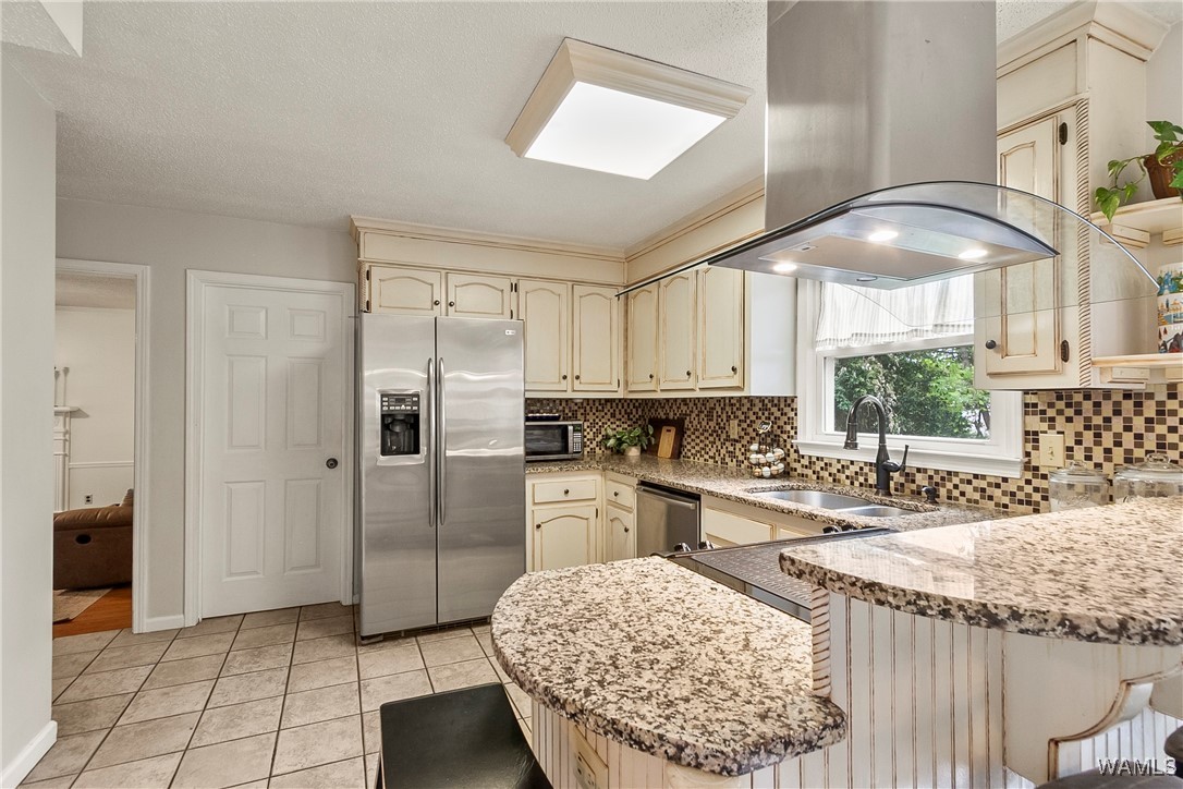 3411 Woodland Road