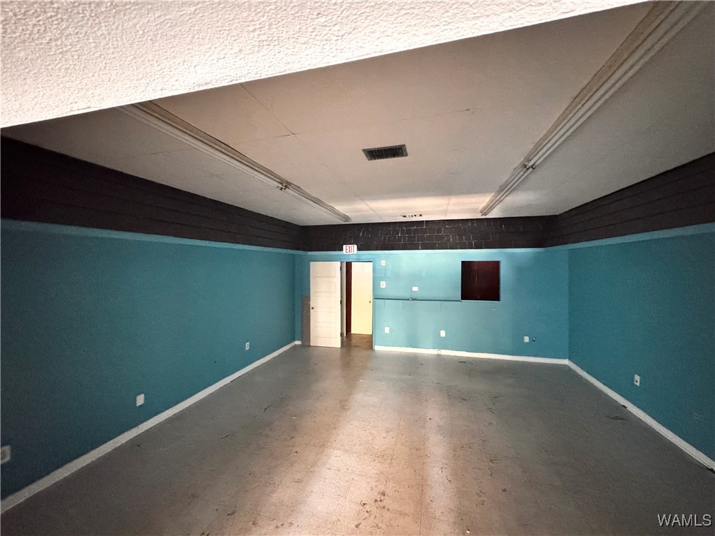 3518 Loop Road