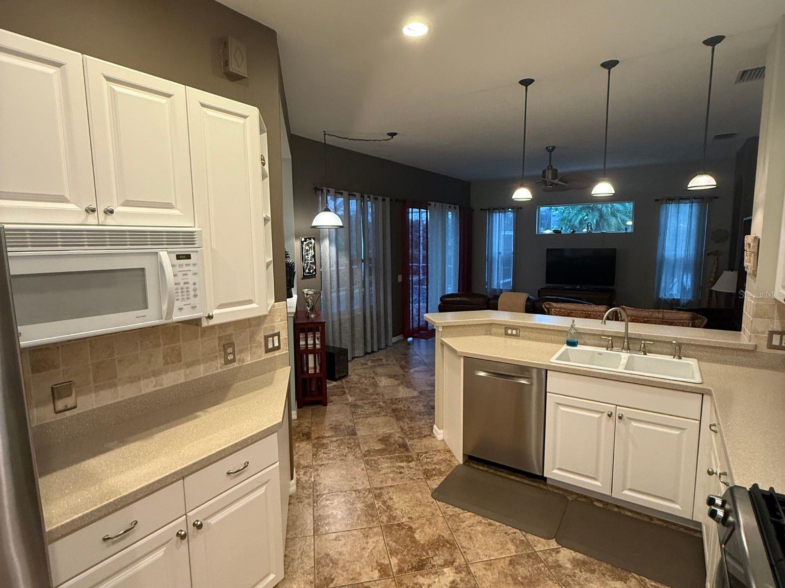 7714 ASHLEY CIR