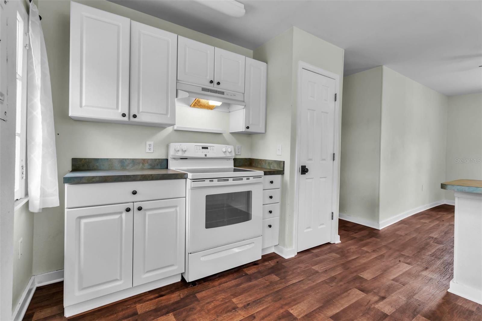 1817 6 TH ST