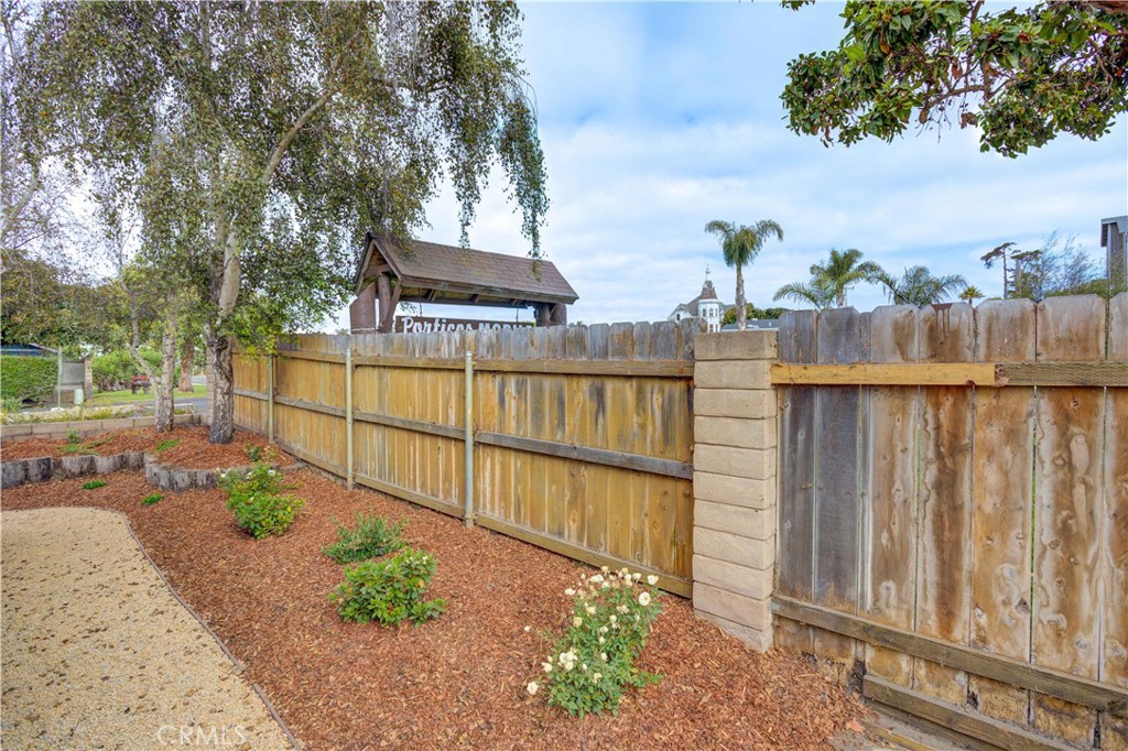 2550 Cienaga Street 4