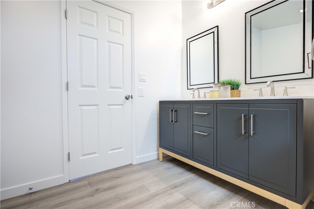 2550 Cienaga Street 4