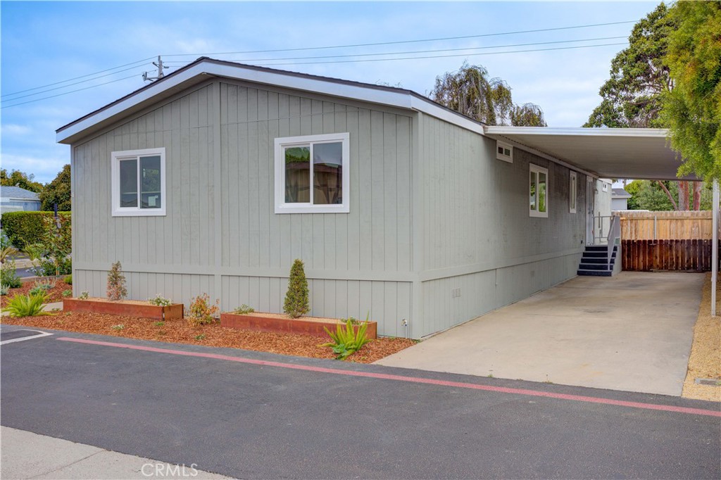 2550 Cienaga Street 4