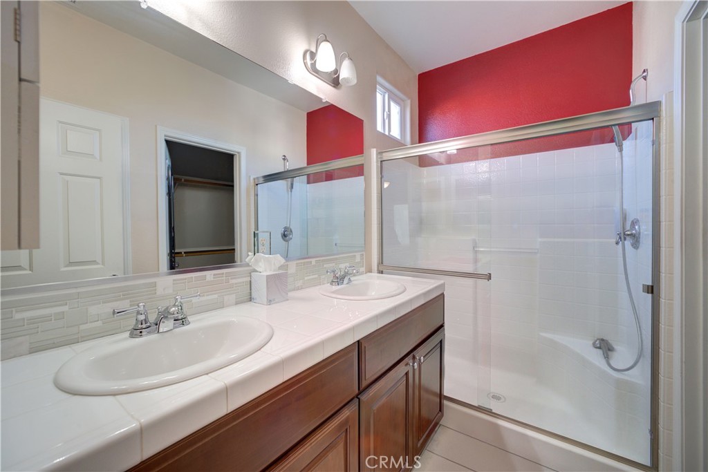 1517 S Syracuse Lane