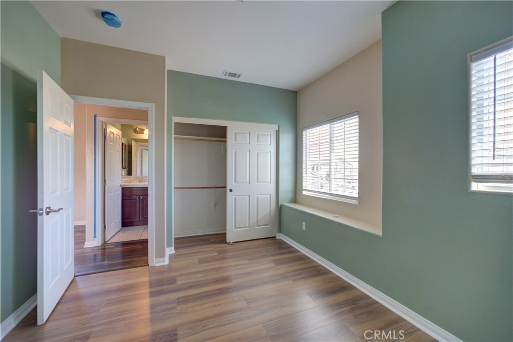 1517 S Syracuse Lane