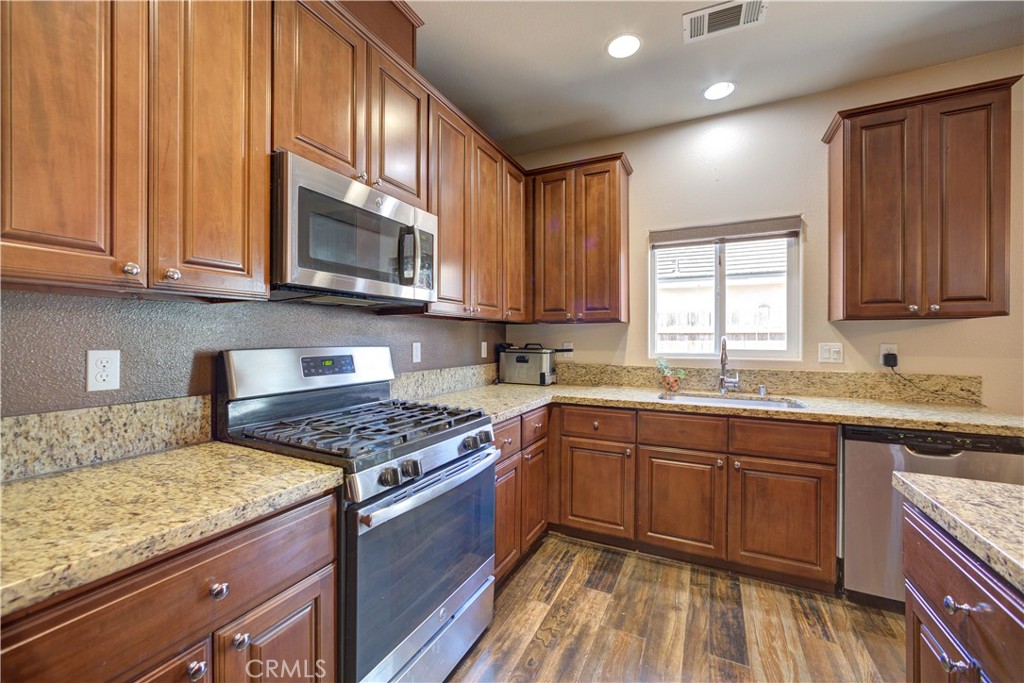 1517 S Syracuse Lane