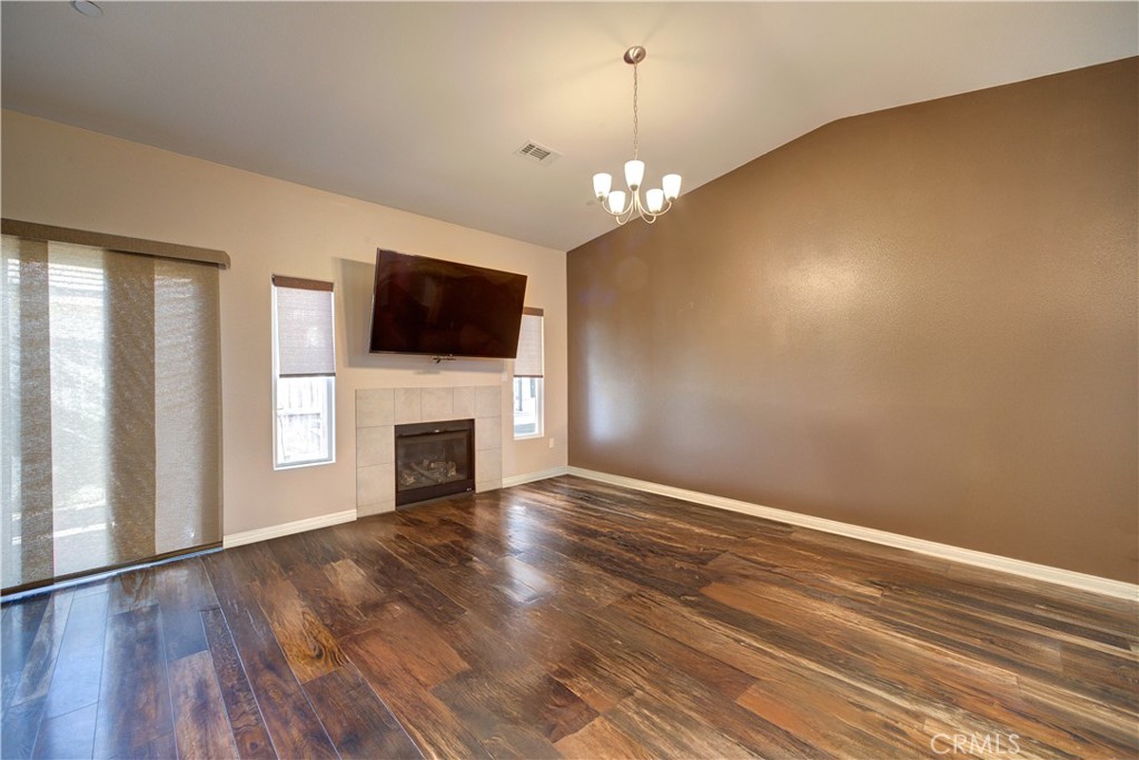 1517 S Syracuse Lane