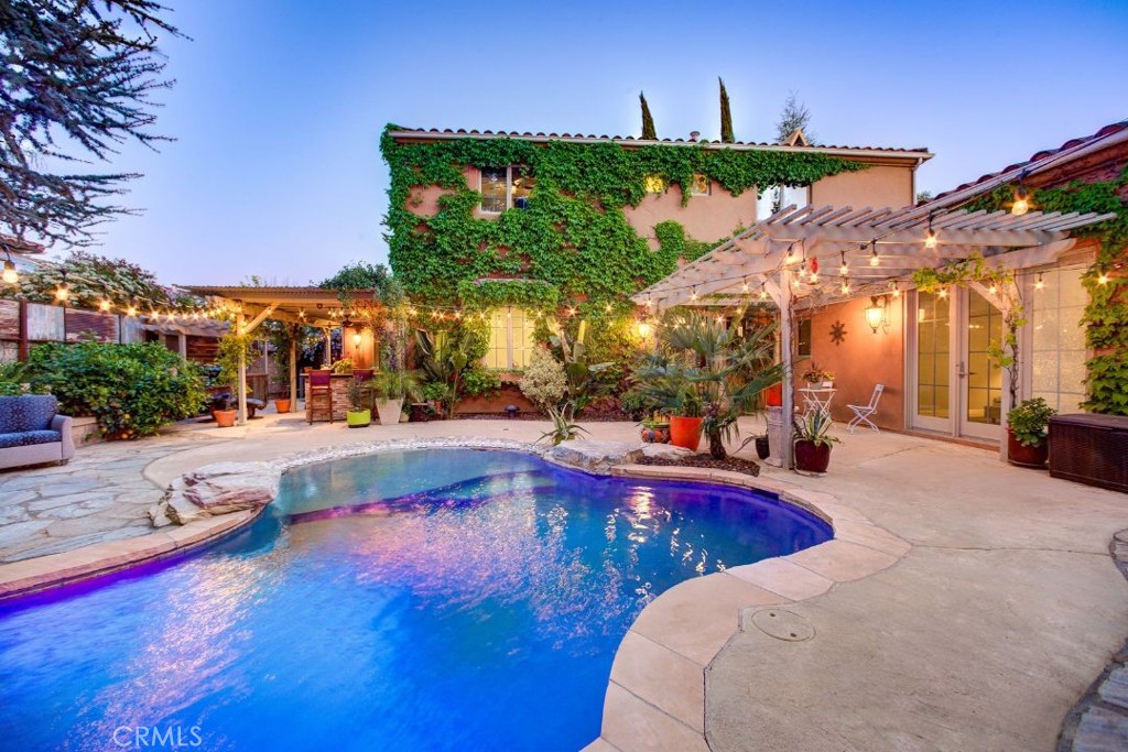 806 Vista Cerro Drive