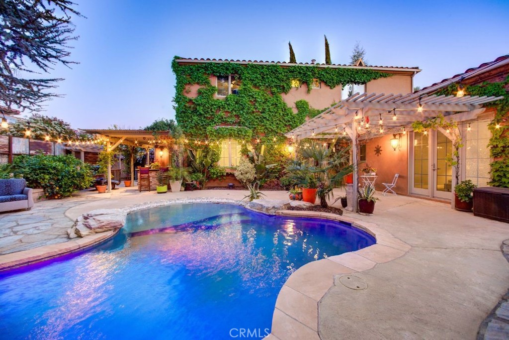 806 Vista Cerro Drive