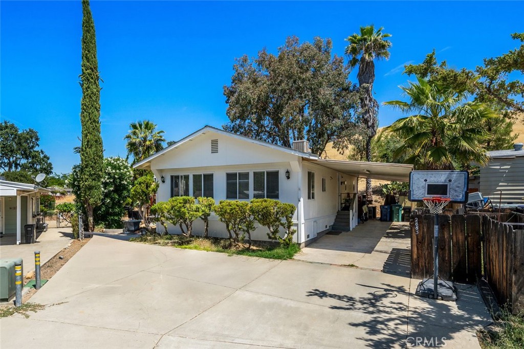 2883 Mammoth Lane