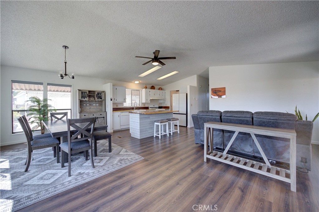 519 W Taylor Street 298C