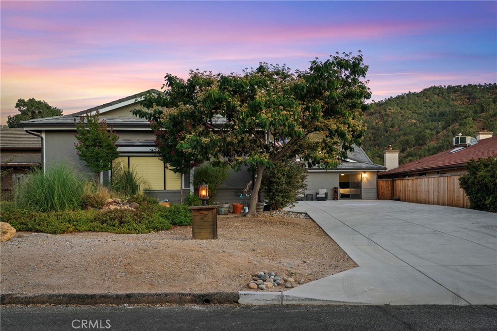1856 Southfork Place