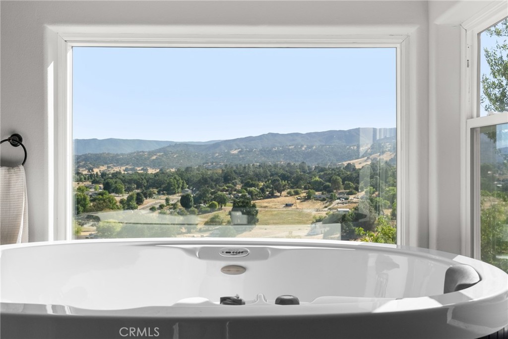 14790 Round Mountain