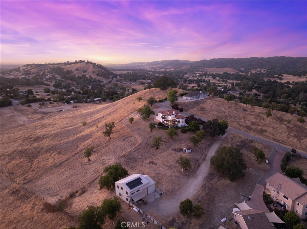 14790 Round Mountain