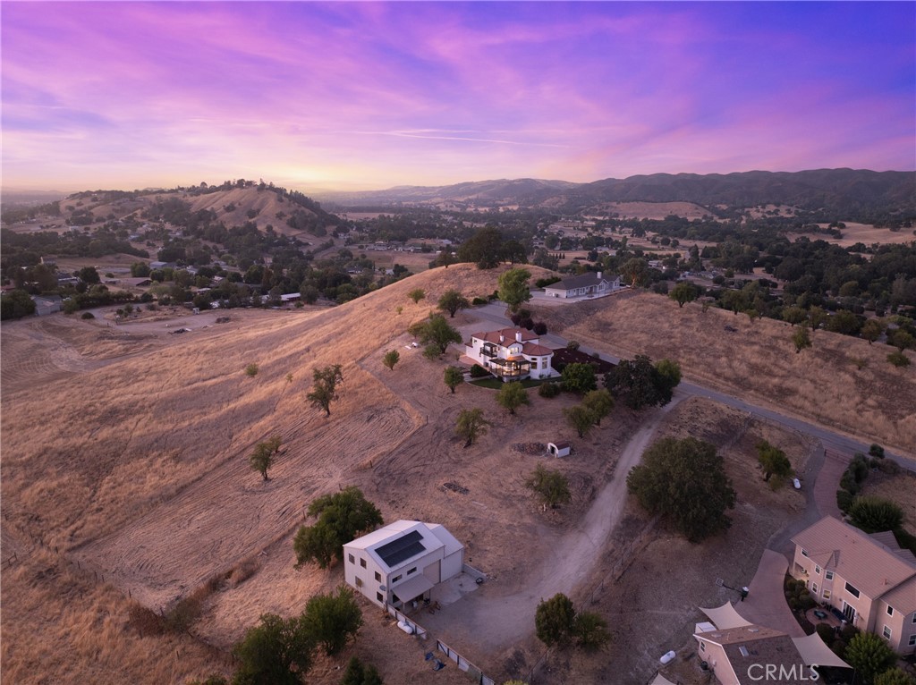 14790 Round Mountain