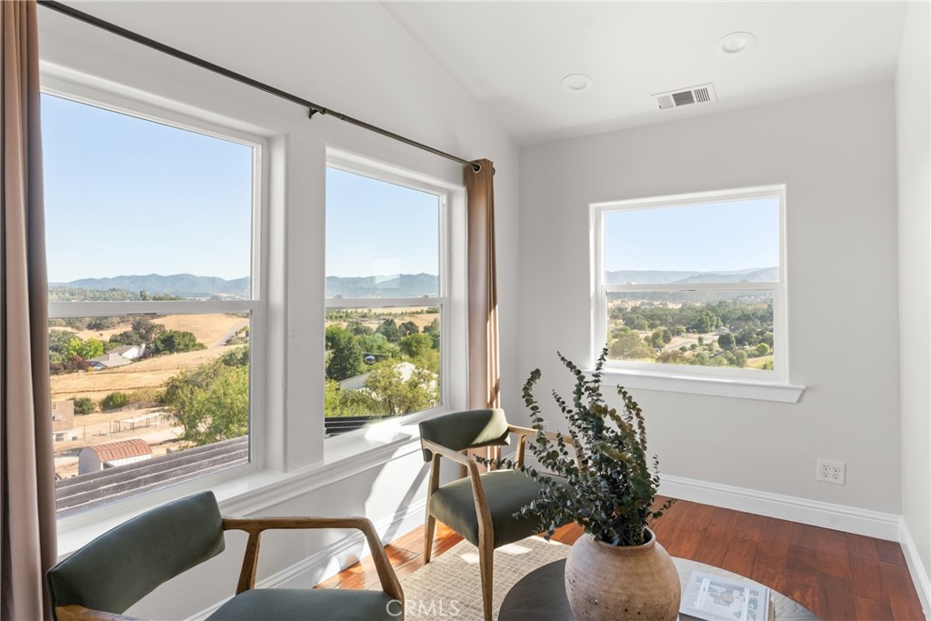 14790 Round Mountain