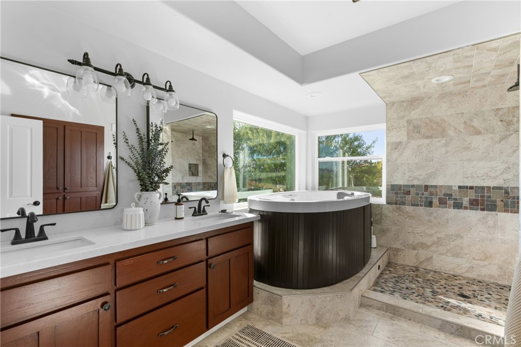 14790 Round Mountain