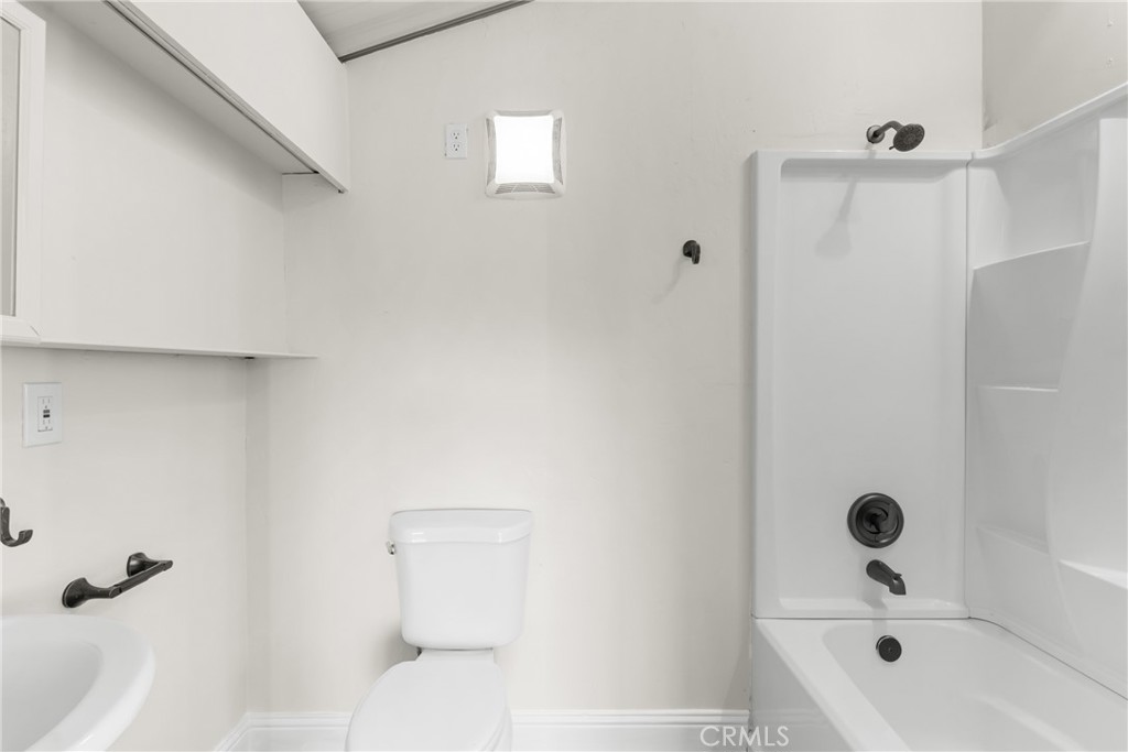 14790 Round Mountain