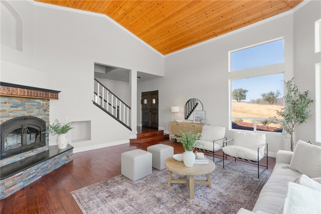 14790 Round Mountain