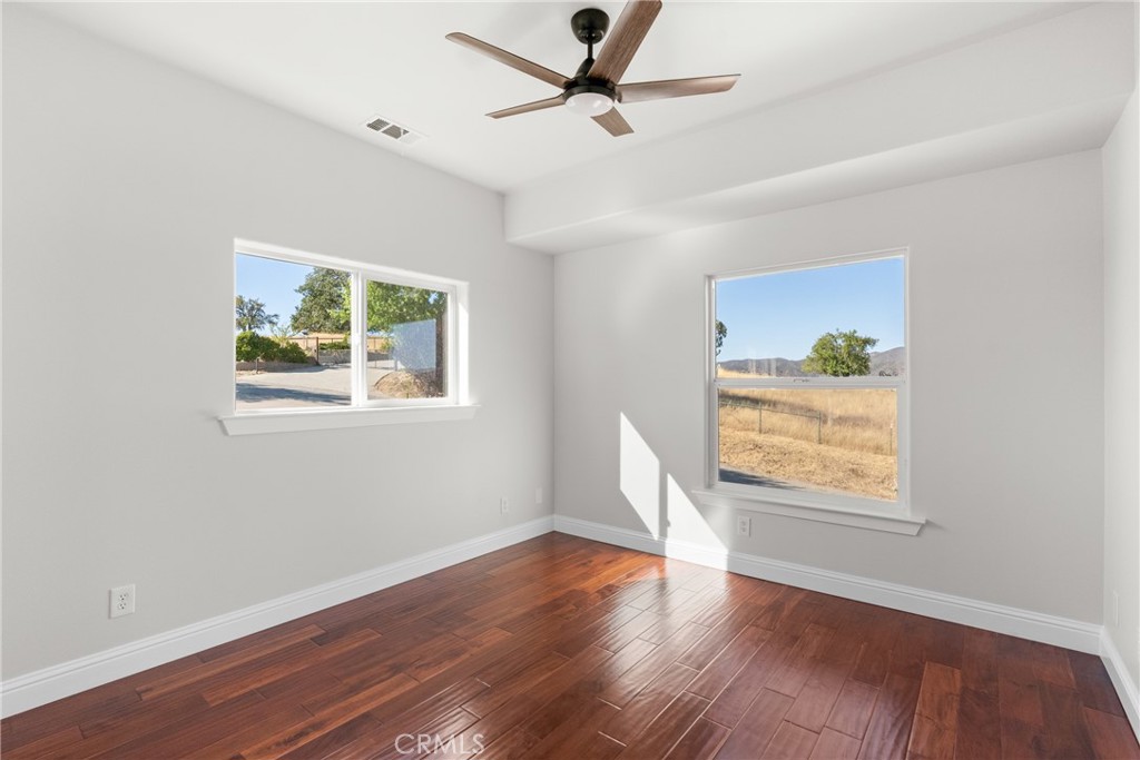 14790 Round Mountain