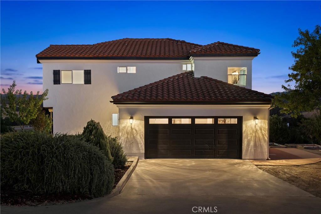 14790 Round Mountain