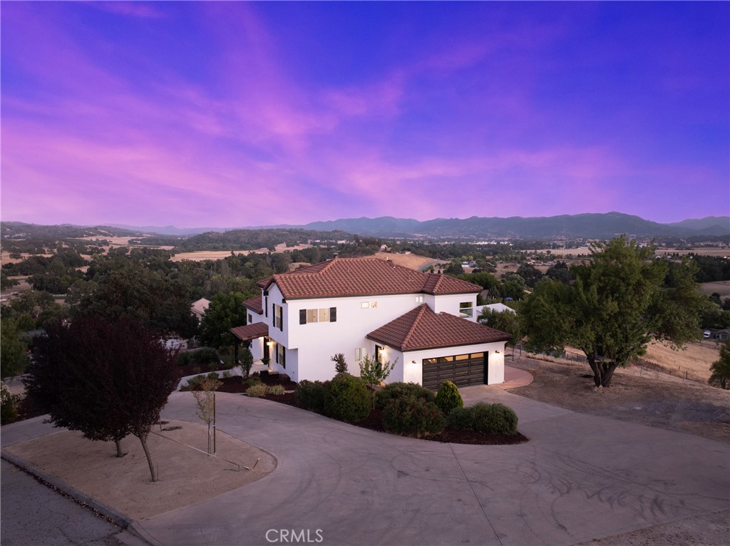 14790 Round Mountain