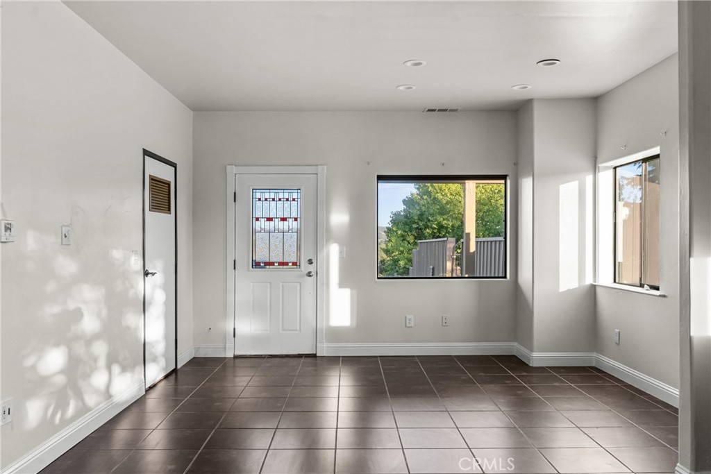 14790 Round Mountain