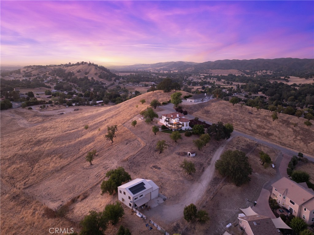 14790 Round Mountain