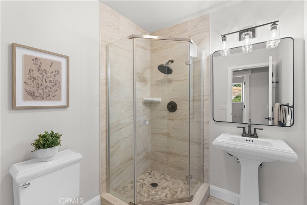 14790 Round Mountain