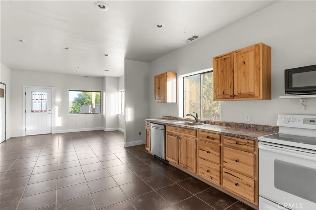 14790 Round Mountain