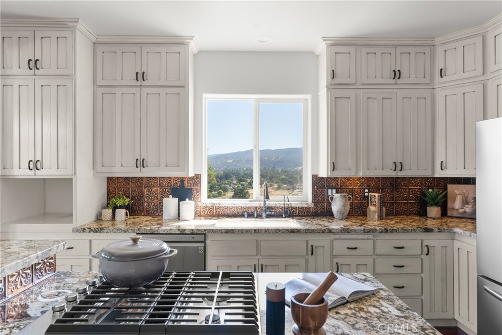 14790 Round Mountain