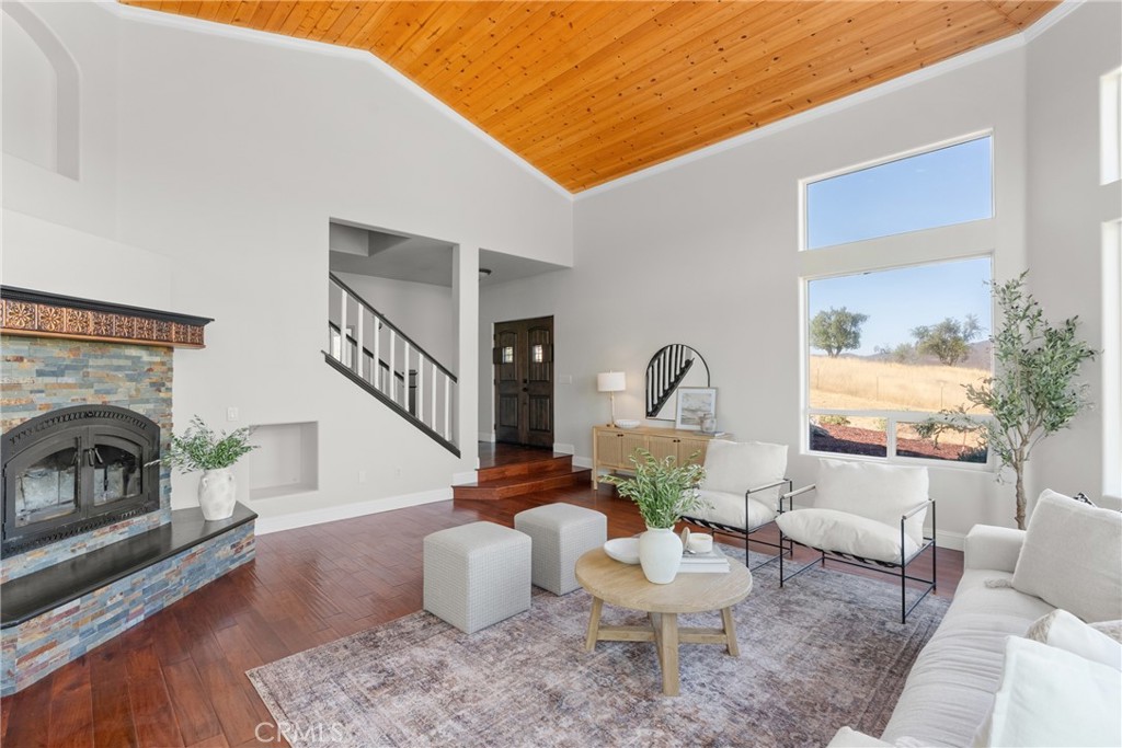 14790 Round Mountain