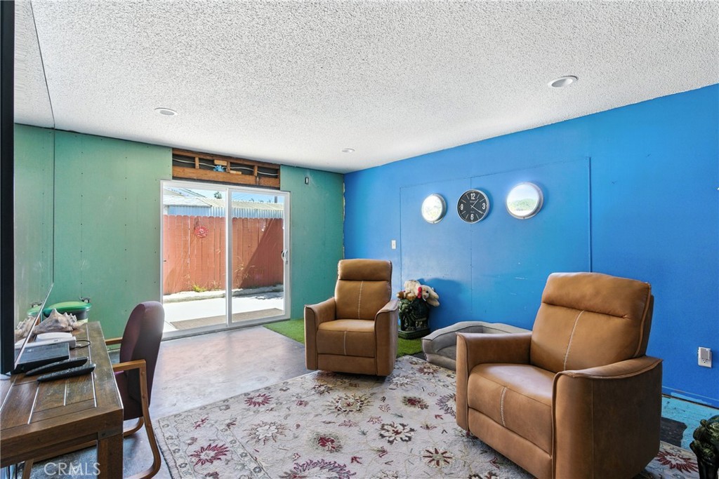 1408 W Walnut Avenue