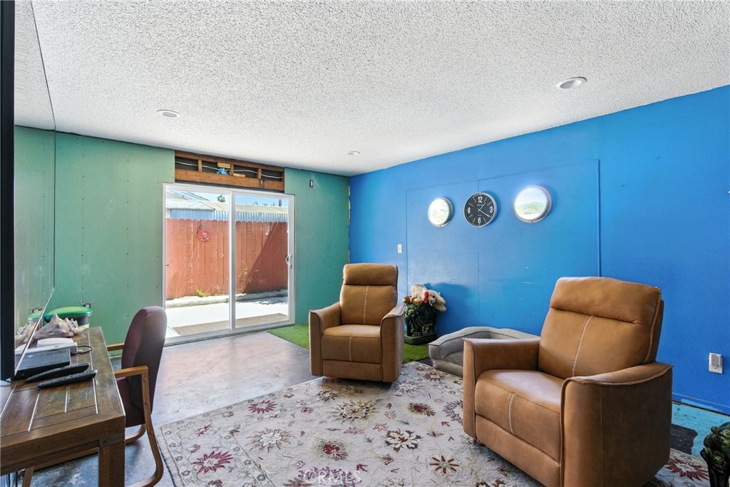 1408 W Walnut Avenue