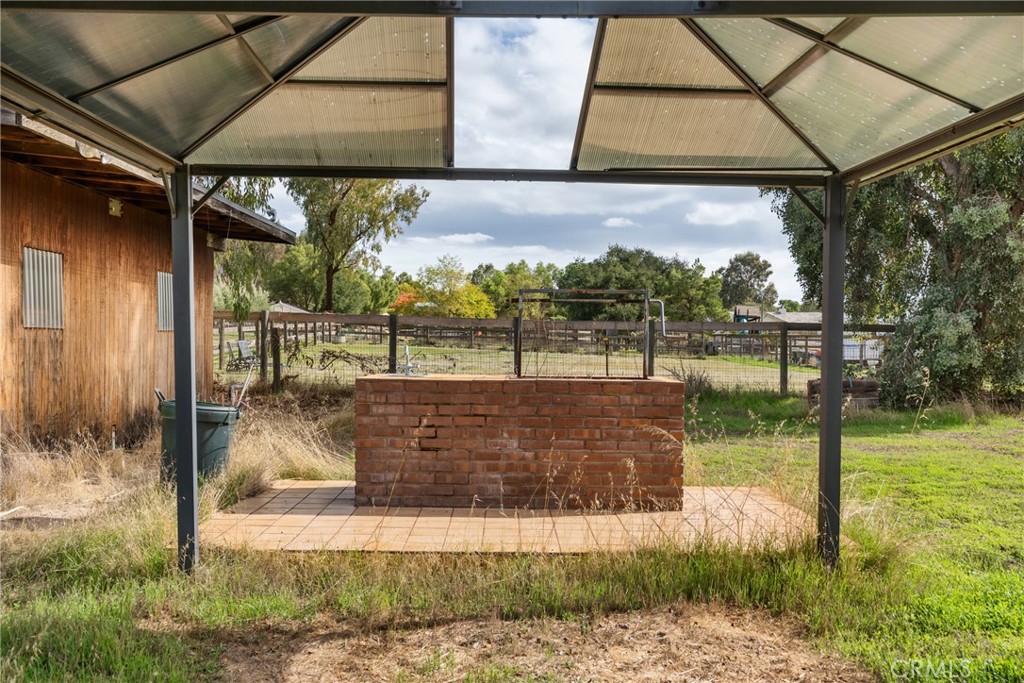 5920 Lone Pine Place