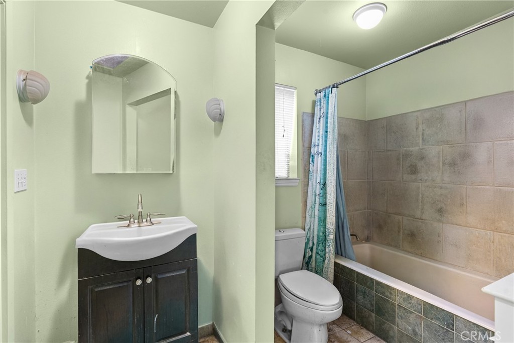 5920 Lone Pine Place