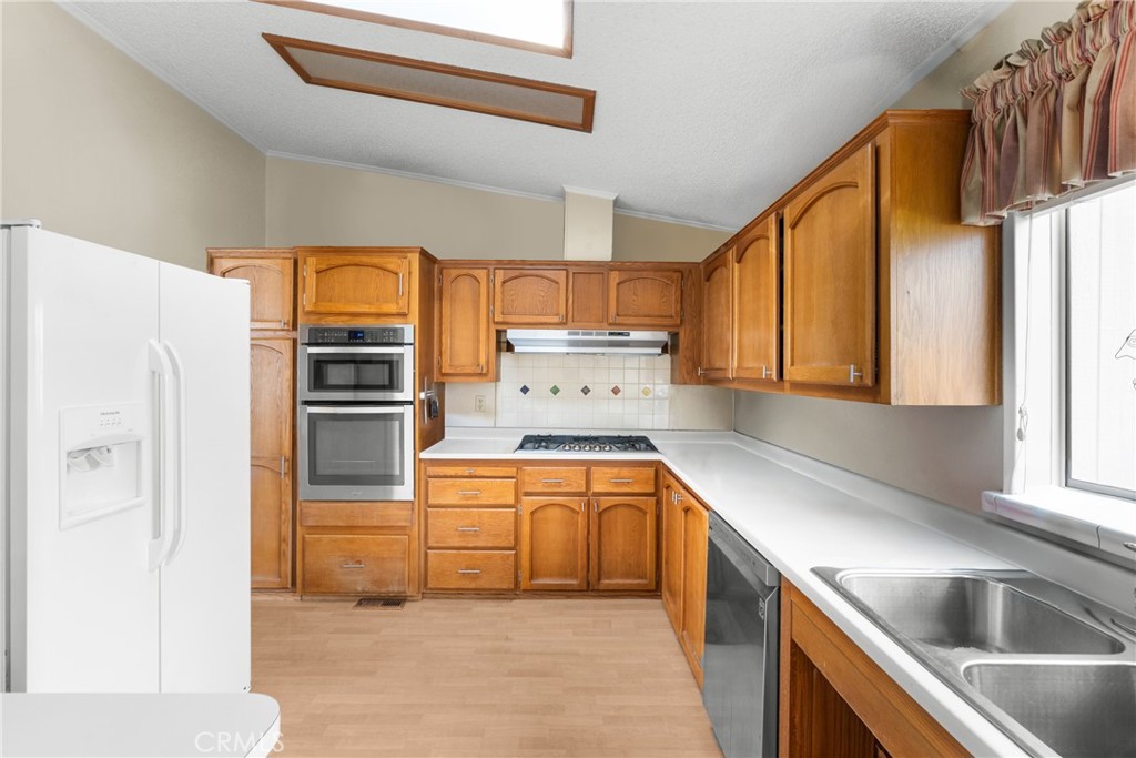 2148 Avenida Redondo