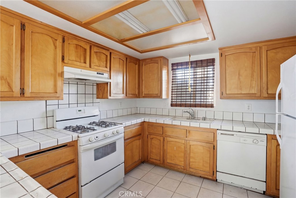 485 Degasparis Street