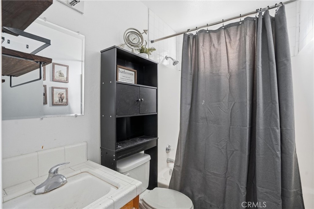 485 Degasparis Street