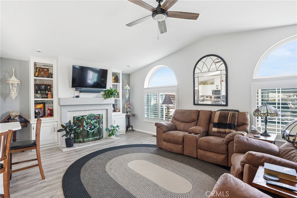 201 Five Cities Drive 53