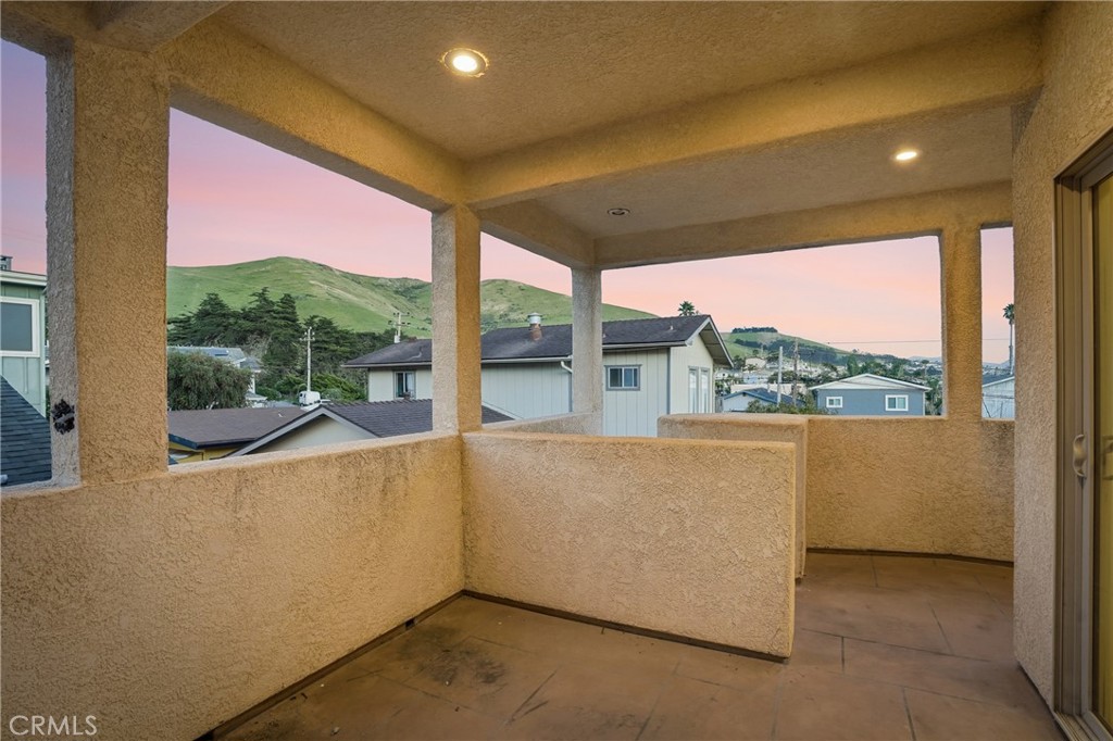 482 Yerba Buena Street