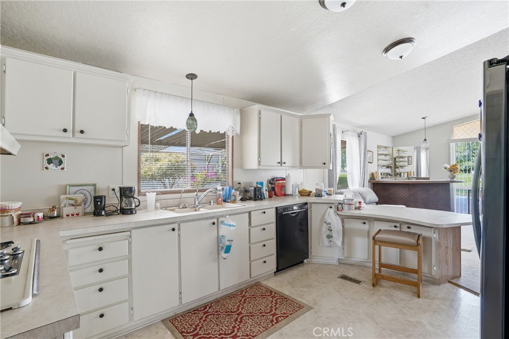 519 W Taylor Street 214