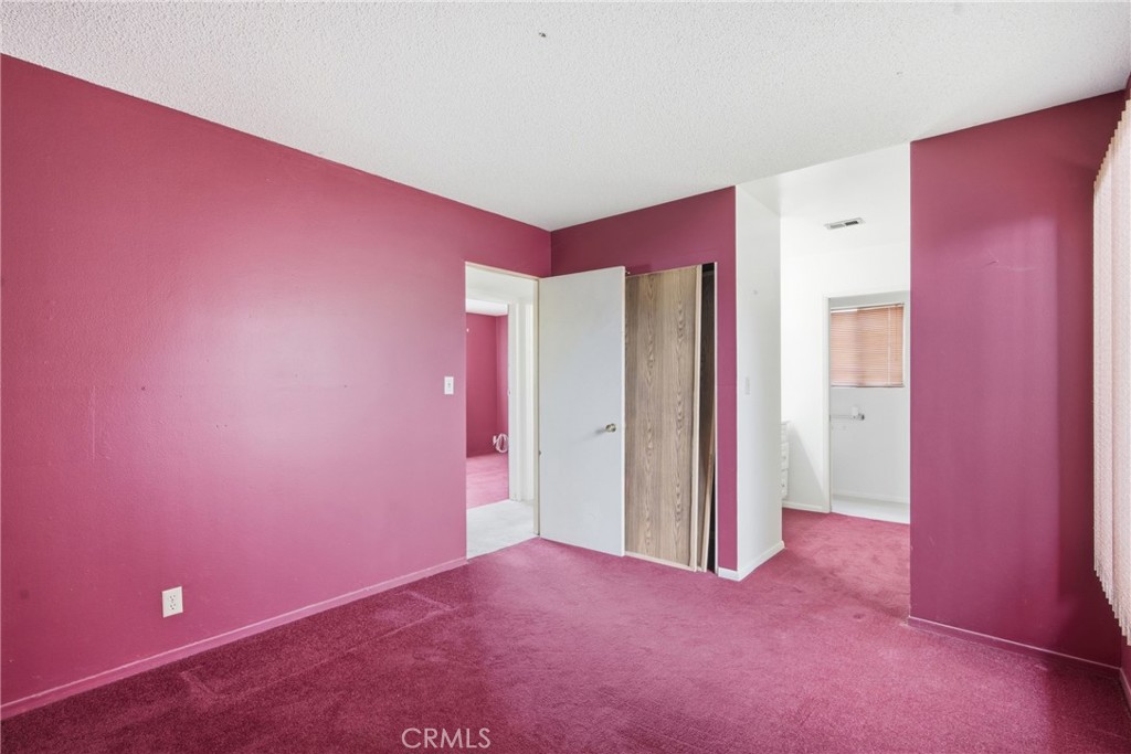 228 S 1st Place
