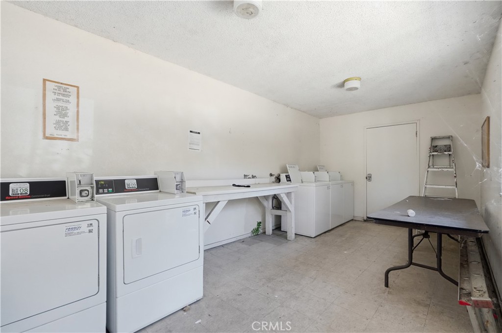5580 Traffic Way 2
