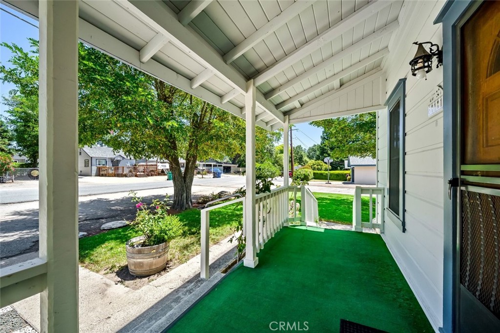 611 Salinas