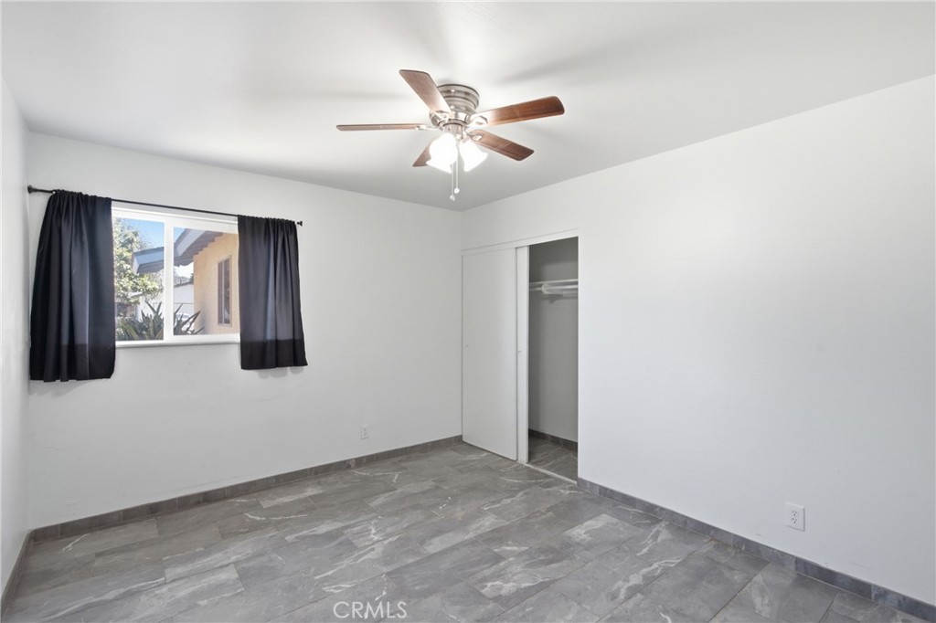 1121 E Lemon