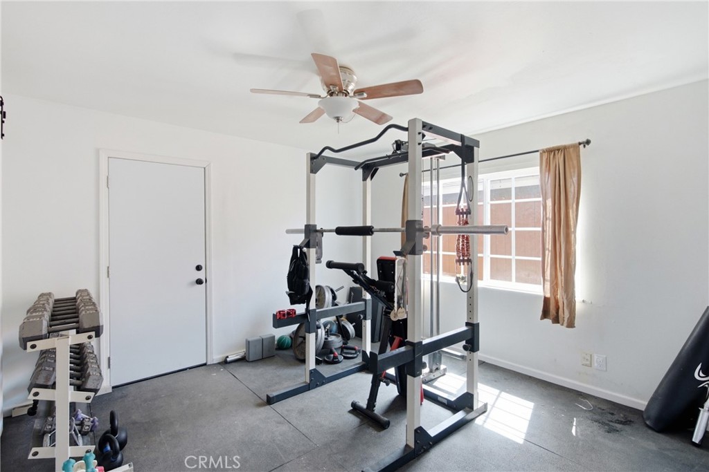 1121 E Lemon