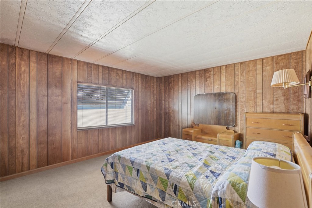 519 W Taylor